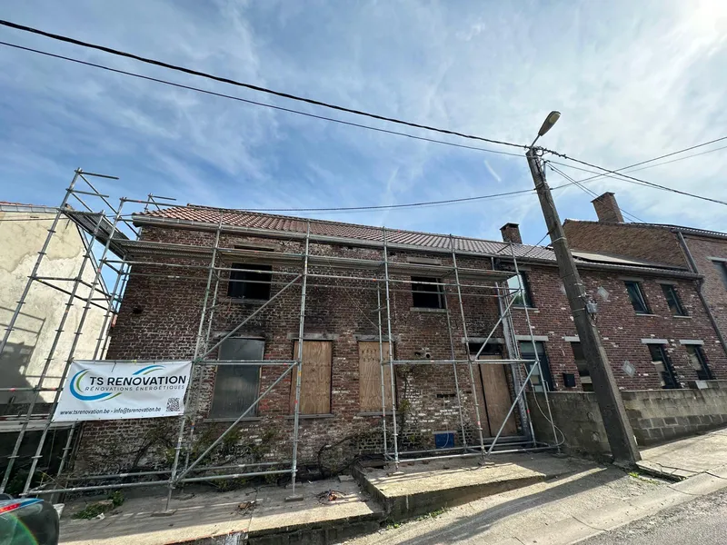 Rénovation d’une toiture à Roux avec nouvelle charpente et isolation