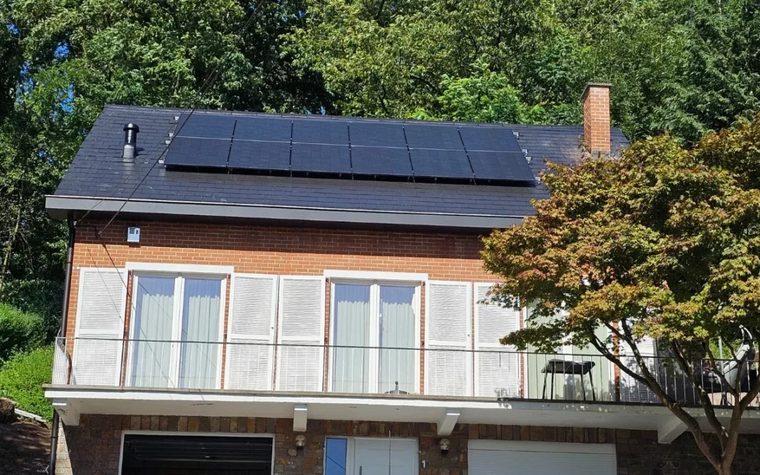 Rénovation toiture et isolation avec panneaux photovoltaiques à Mons